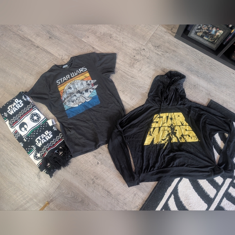 Star Wars Bundle Med Shirts Scarf Disney